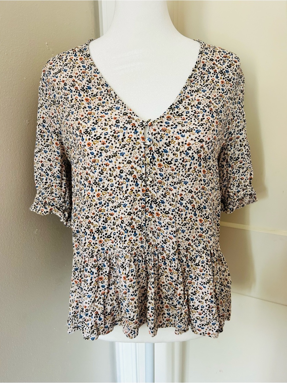 Madewell V-Neck Peplum Blouse in Ivory with Multicolor Print Medium